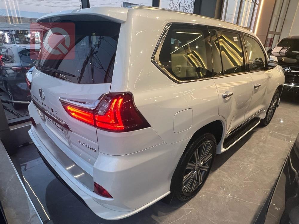 Lexus LX